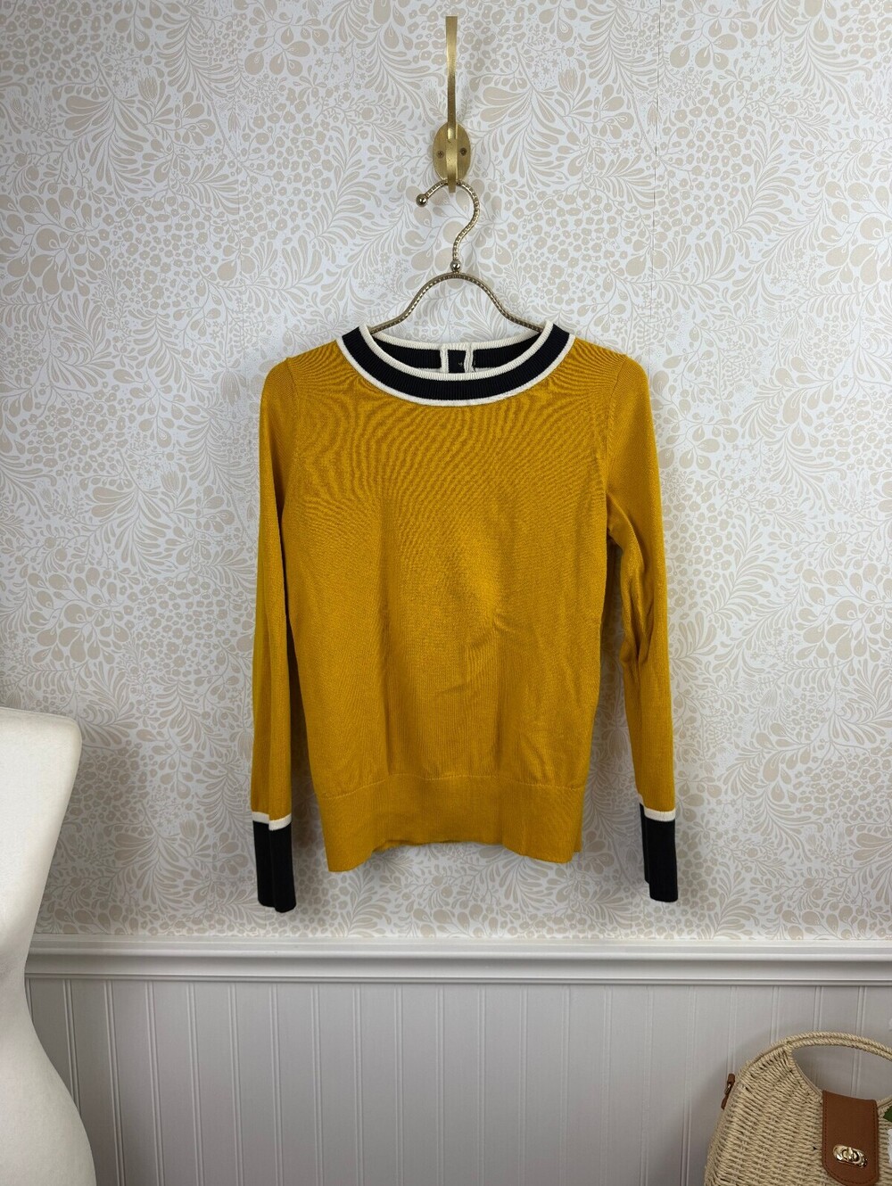 BODEN Mustard & Navy Wool Blend Button Back Lightweight Sweater - Size - Small